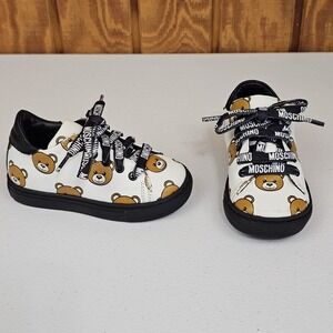 Moschino Baby Teddy Bear Sneakers Size 23 (Toddler 7) White Leather Lace Up